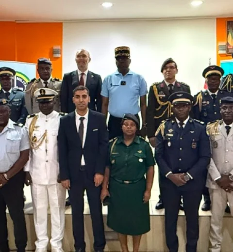 Cérémonie de remise des attestations du cours de turc à l'École Maarif Turco-Gabonaise